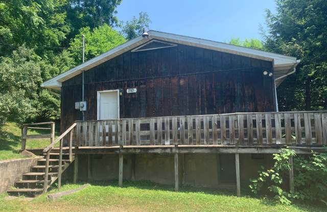 717 Powell Avenue F - 717 Powell Ave, Morgantown, WV 26505
