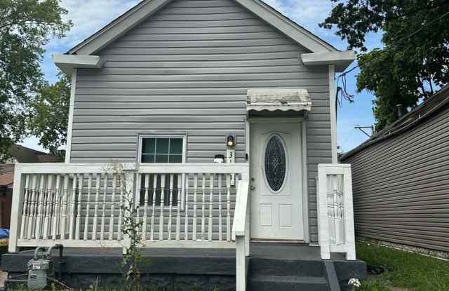 Comfy 2/1 Home in 40211 - 3133 Garland Avenue, Louisville, KY 40211
