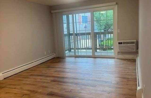 65 Oaklawn Avenue Gallery 2