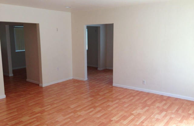 5749 Hazeltine Ave. Gallery 4