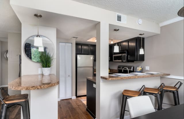 Lakes of Northdale Apartments Gallery 4
