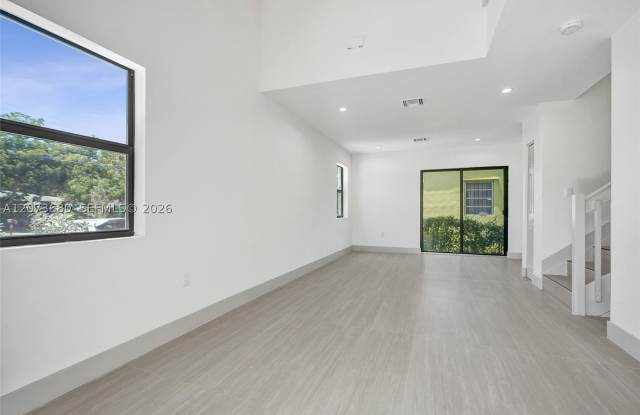 3053 NW 59th St Gallery 3