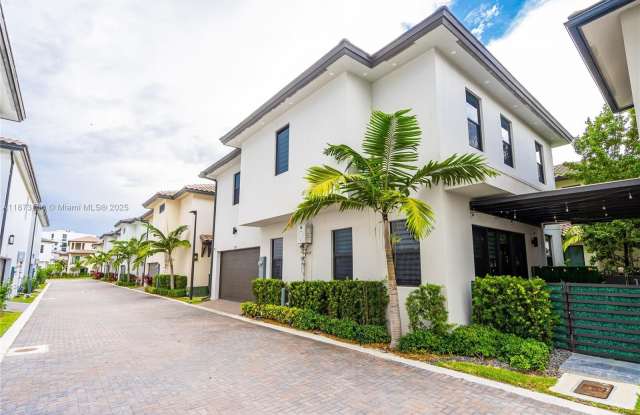 8229 NW 44th St photos photos