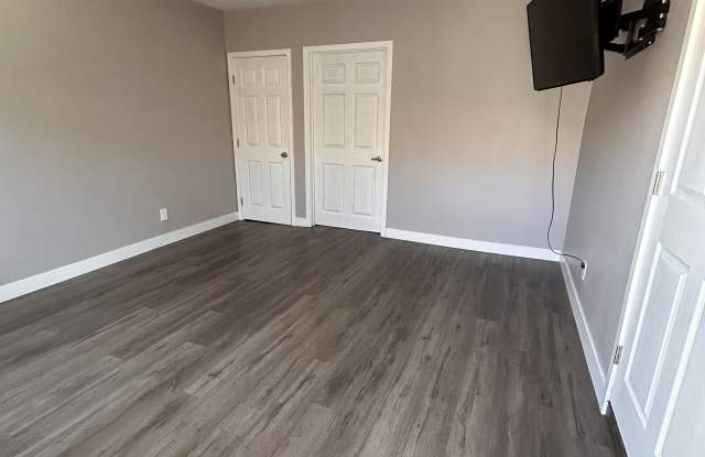 5645 Fostoria Street Gallery 4