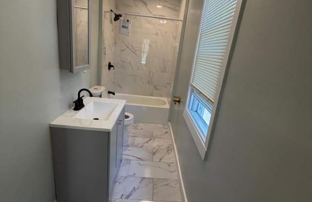 611 Elm Street - 2 photos photos 611 Elm Street - 2 photos photos