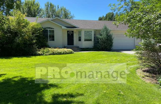 5 bedroom / 3 bathroom Single Family Home photos photos