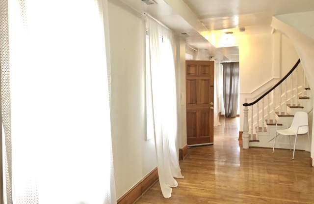 1535 6th St NW Gallery 2