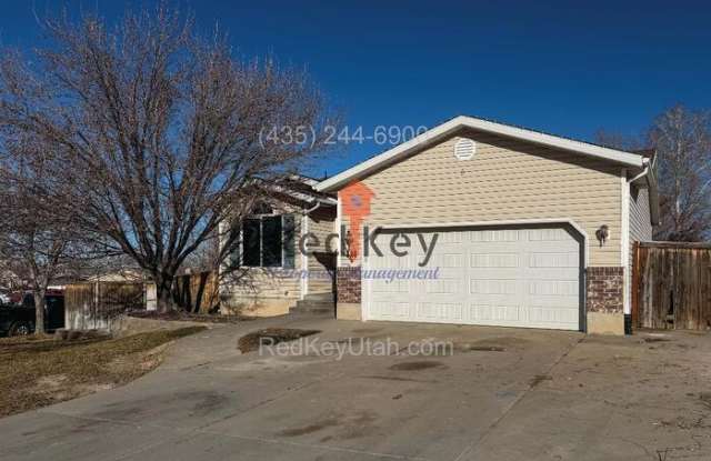 857 East 790 North photos photos