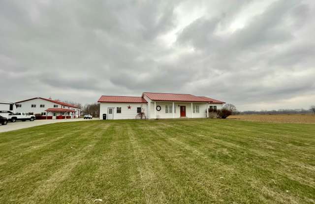 6950 East 700 North - 1 House photos photos