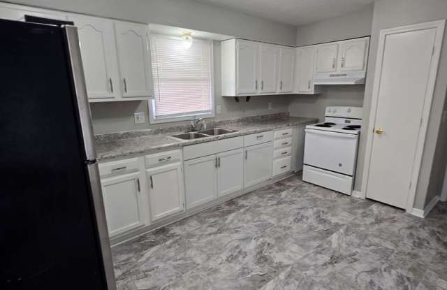 Two Bedroom Duplex in Lawrence Township near 46th and Shadeland Ave photos photos