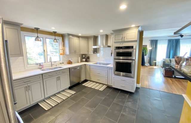 30 Woodbriar Rd Gallery 3