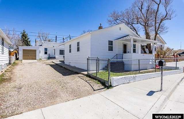 733 5th Avenue West Gallery 1