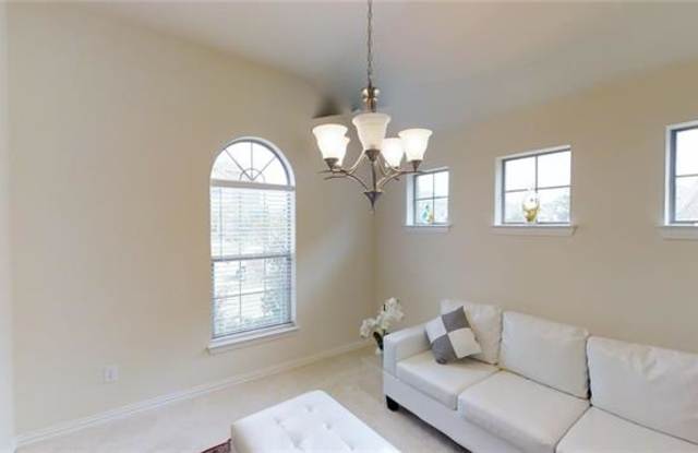 11609 Beach Street Gallery 3