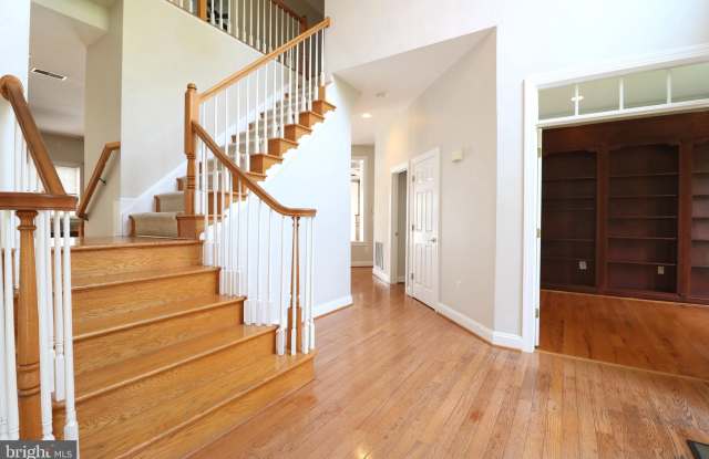 22078 VANTAGE POINTE Place Gallery 3