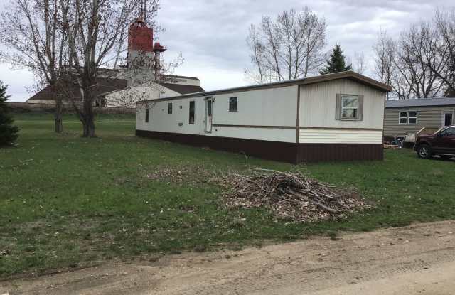 Introducing our newly redone 3 Bedroom, 2 Bath trailer home in Rugby, ND! Gallery 1