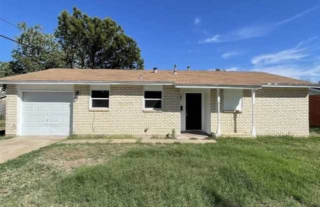 5001 LAKEFRONT DRIVE - 5001 Lakefront Drive, Wichita Falls, TX 76310