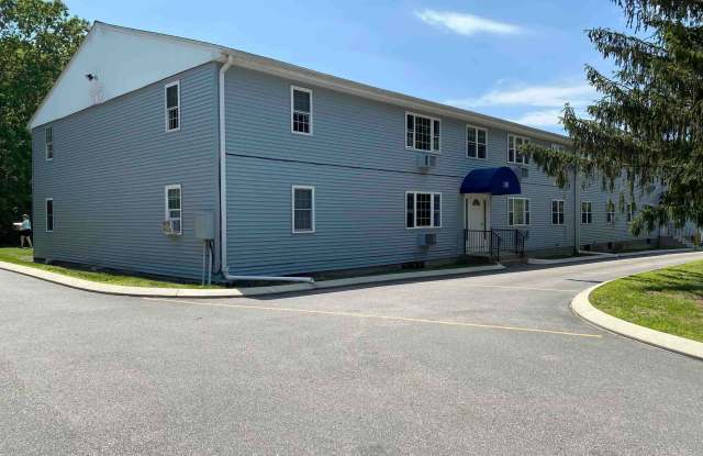 105 Horse Pond Road - 105 Horse Pond Road, New London County, CT 06420