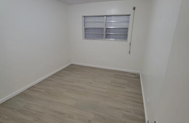 1821 N 17th Ct Gallery 4