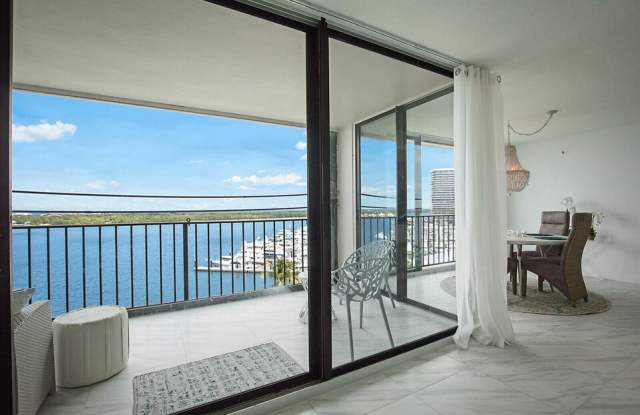 124 LAKESHORE DRIVE - 124 Lakeshore Drive, North Palm Beach, FL 33408
