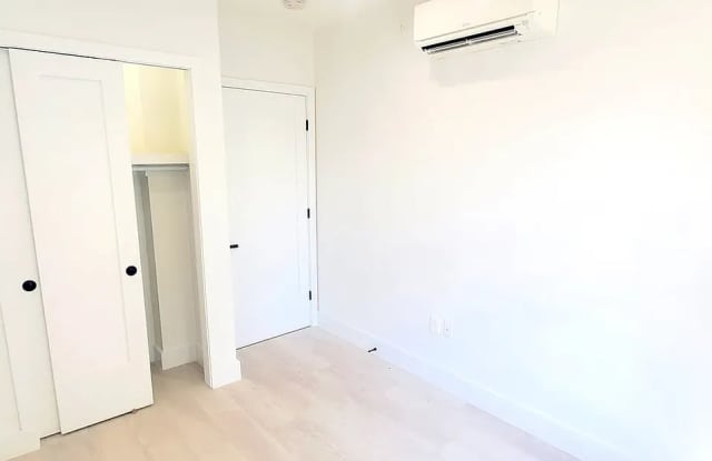 52 Martense St Apt 10A Gallery 4