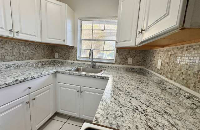 4140 Woodside Dr Gallery 3