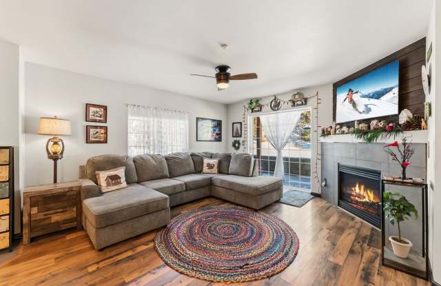Furnished 2BR/2BA Breckenridge Condo | Garage, Fireplace & Hot Tubs | Available Nov. 1 Gallery 3