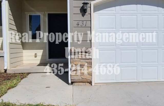 3 bed 2.5 bath townhome in Fox Run. UNIT WON'T BE READY FOR SHOWINGS UNTIL 10/21/2025 PLEASE CALL THE OFFICE TO SET UP A TIME WITH US!! photos photos 3 bed 2.5 bath townhome in Fox Run. UNIT WON'T BE READY FOR SHOWINGS UNTIL 10/21/2025 PLEASE CALL THE OFFICE TO SET UP A TIME WITH US!! photos photos