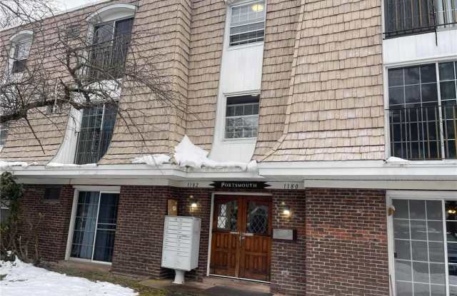 1182 Middle Turnpike West - 1182 Middle Turnpike West, Hartford County, CT 06040