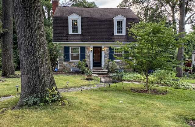 2804 Crest Avenue photos photos
