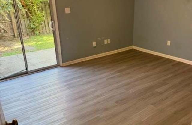 119 Parkway Drive Gallery 3