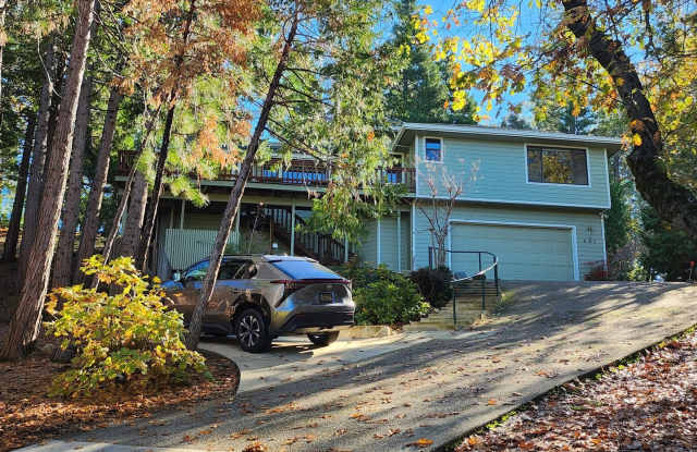Spacious 3BR 2Bath House in Murphys Gallery 3