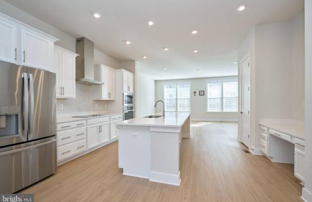 2315 LIBERTY LOOP photos photos