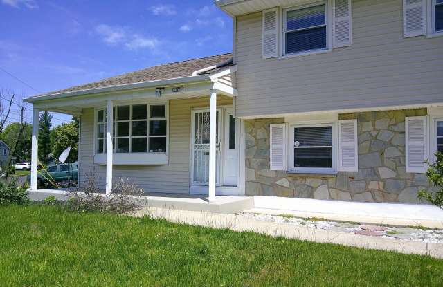 37 LARKIN ROAD photos photos