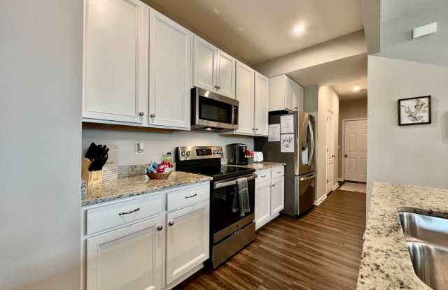 Fully Furnished Luxury Corporate Rental - Brand New Construciton Gallery 4