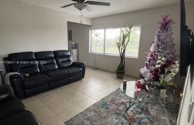 12690 SW 43rd St - 12690 Southwest 43rd Street, Kendale Lakes, FL 33175