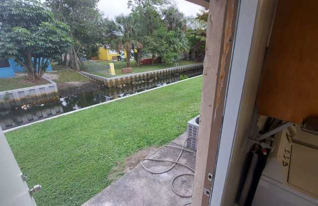 2 BEDROOMS 1 BATHROOM IN AREA OF RIVERLAND photos photos