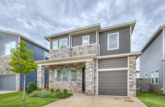 Beautiful Home in Edmond/Oklahoma City Gallery 3