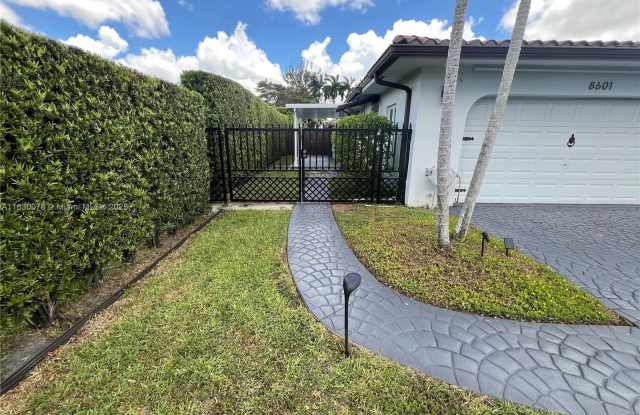 8601 SW 4 ST photos photos