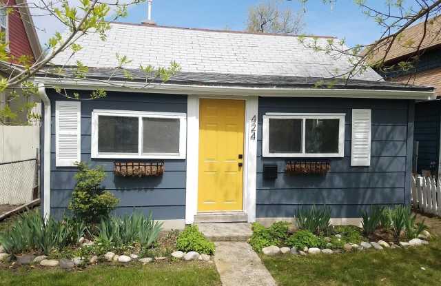 North End Cottage - Cozy, Classic, and Close to It All! photos photos