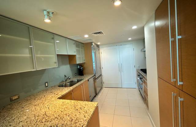 Spacious 2-bedroom, 2-bath with a View in Kakaako! - 1177 Queen Street, Honolulu, HI 96814