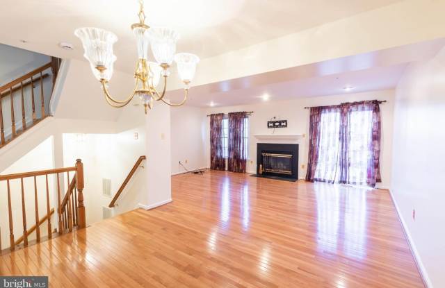 8607 HARTWOOD PLACE Gallery 4