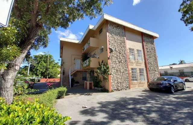 11 SW 32nd Ave photos photos