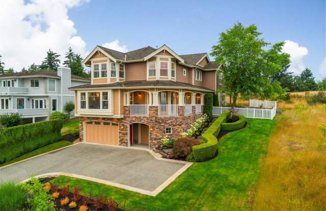 Impeccably Maintained Home, Unbeatable Views From Almost Every Room! Gallery 1