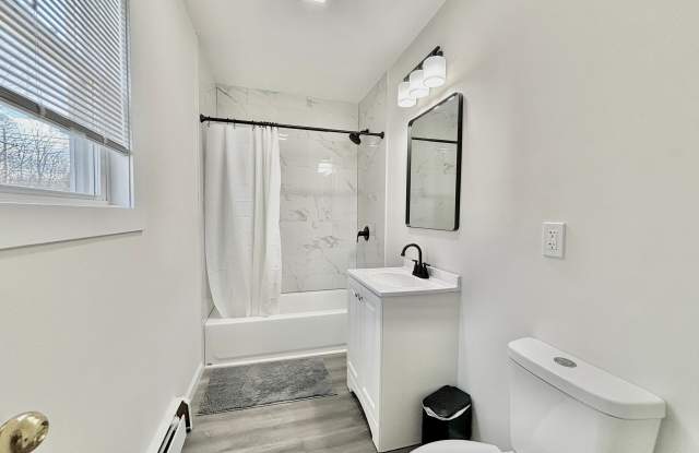 The Lodge on Benham - Rooms for Rent Gallery 3