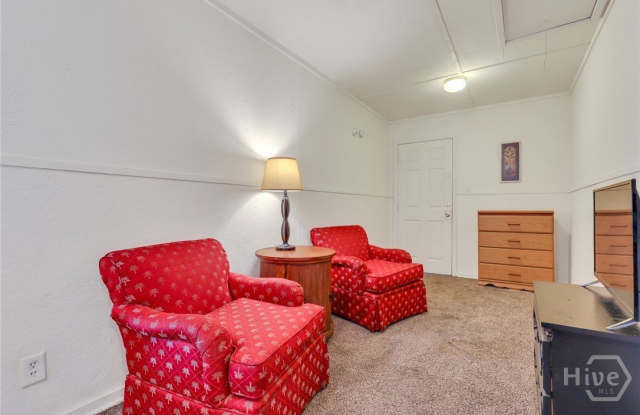 5013 Ogeechee Road Gallery 3