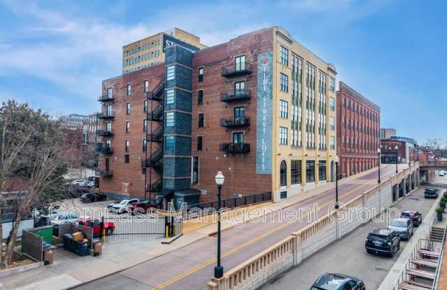 220 W Jackson Ave, 205 photos photos