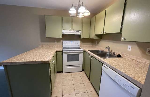 Unfurnished One Bedroom Available Immediately! photos photos