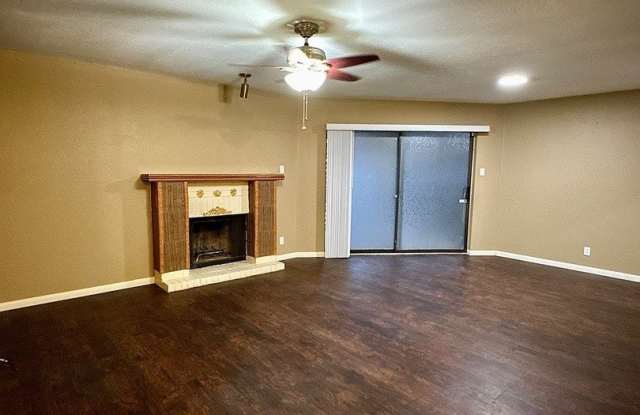 11520 Huebner unit: 205 photos photos