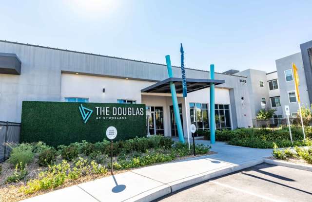 The Douglas at Stonelake Gallery 3