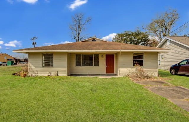 2420 AVENUE A - 2420 Avenue A, Nederland, TX 77627